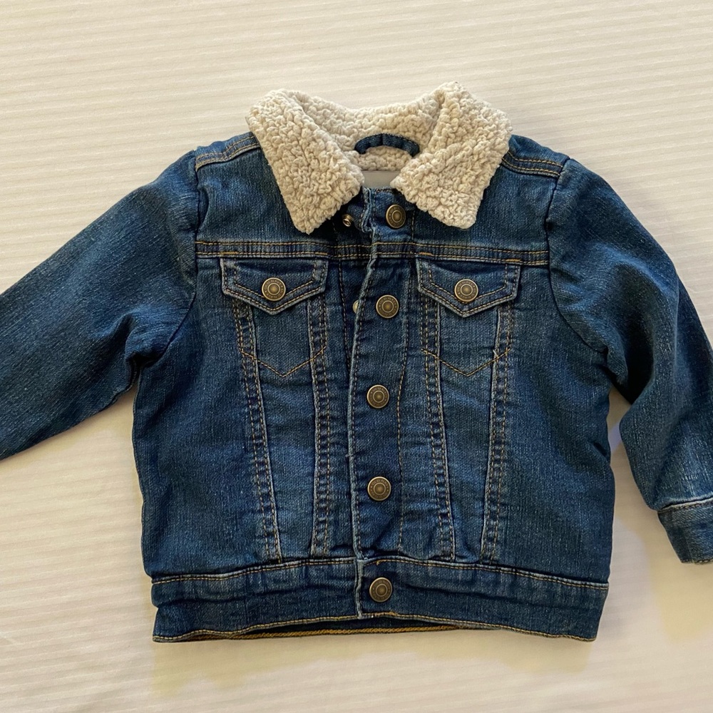 NWOT-Brand new Old Navy 12-18mo denim jean jacket with fluffy warm wool lining!